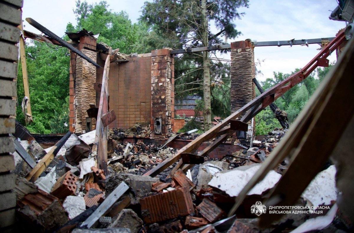 Наслідки ударів РФ по Дніпру 17 травня