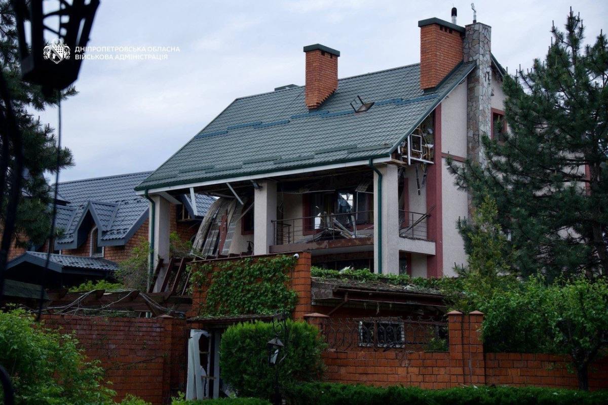 Наслідки ударів РФ по Дніпру 17 травня