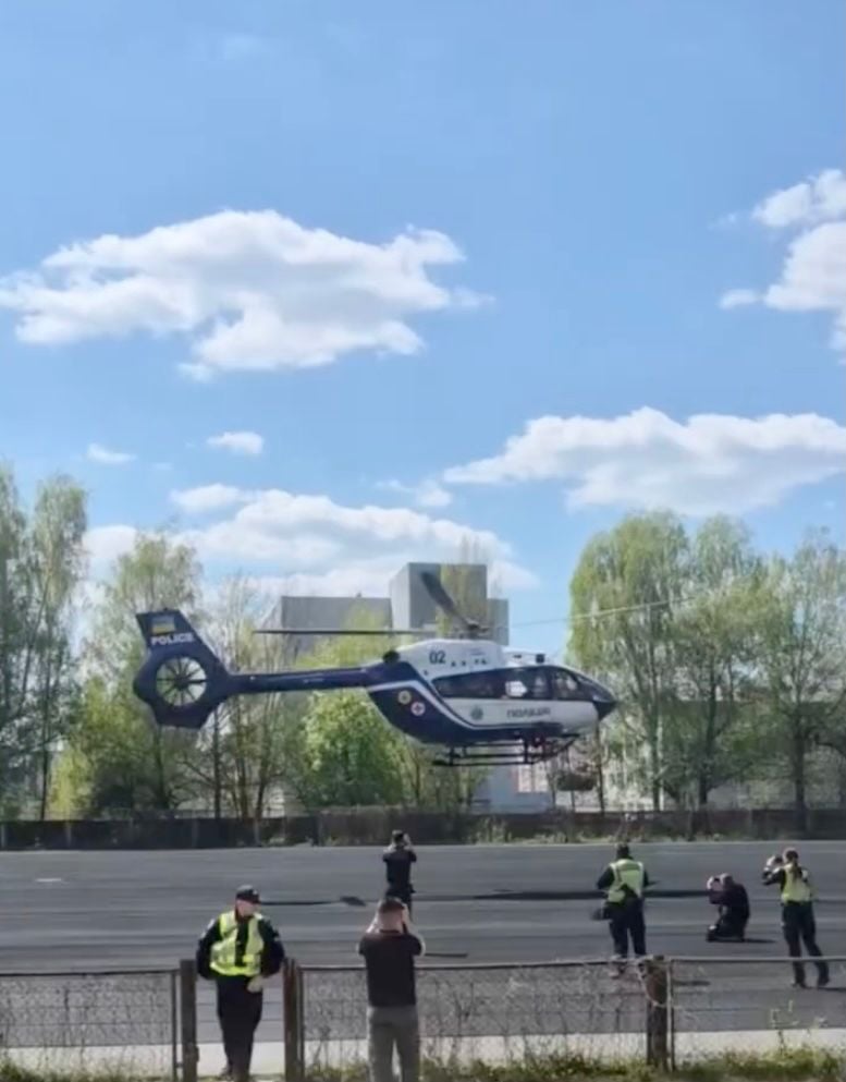 Юнаку з Рівненщини доставили серце гелікоптером та пересадили у Києві Юнаку з Рівненщини доставили серце гелікоптером та пересадили у Києві