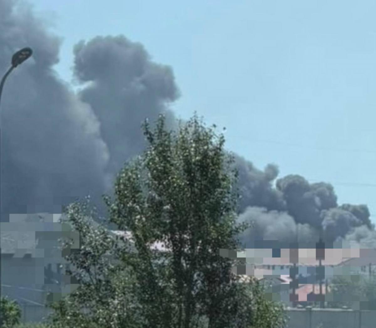 Одеса у вогні: росіяни атакували великий магазин та автомобілі Шахідами Одеса у вогні: росіяни атакували великий магазин та автомобілі Шахідами