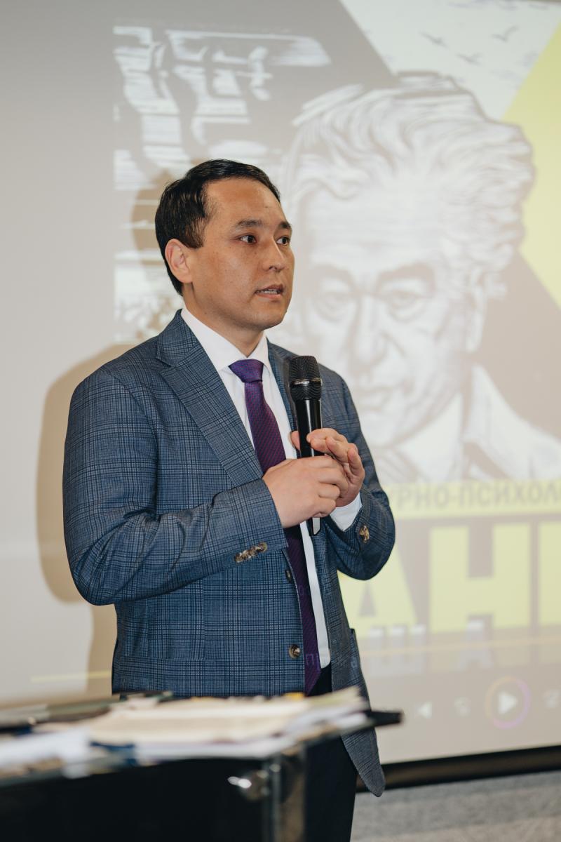 Діалог через тексти Айтматова: як у Києві об’єднали киргизьку класику, психологію та культурну дипломатію під час війни