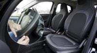 Наслідки можуть бути фатальними: які речі варто негайно прибрати з авто