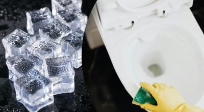 Кубики льоду в унітазі