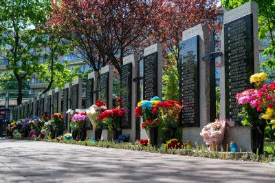 У Києві відкрили Алею пам’яті Героїв-оболонців