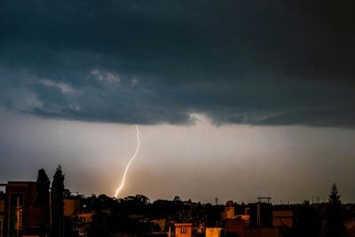 Буде +3 і литимуть грозові дощі: синоптики здивували прогнозом