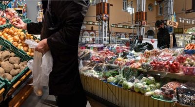 Українців чекає обвал цін на популярні продукти: що здешевшає і коли