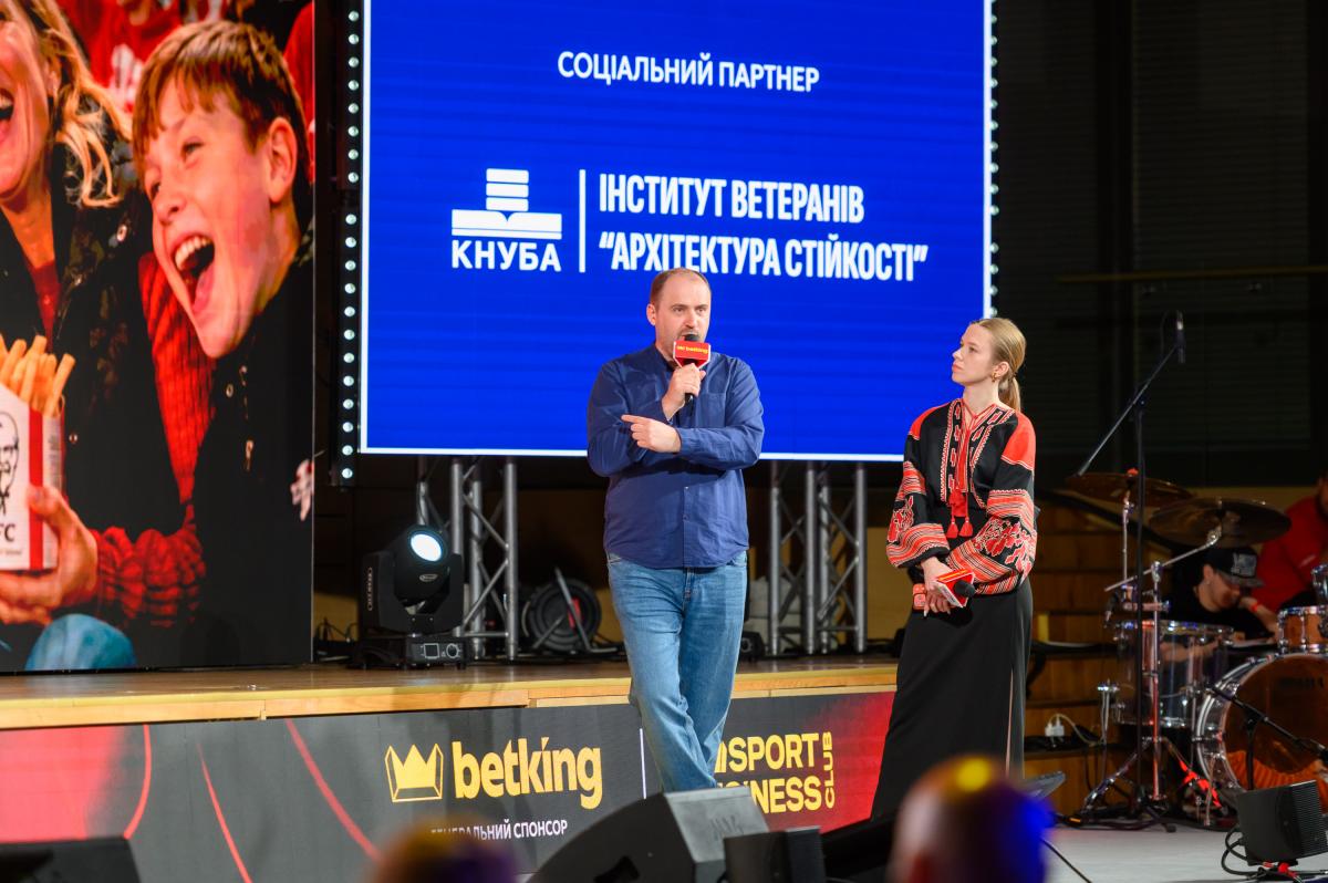 Майже 1500 учасників, 60 спікерів та цілий день нетворкінгу: у Києві відбулась ювілейна конференція зі спортивного маркетингу SBC Summit Ukraine 2026
