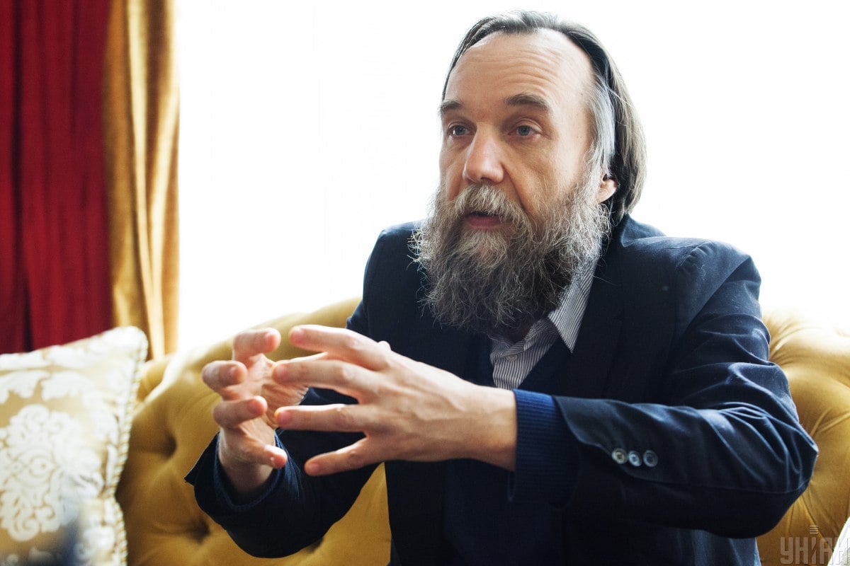 За словами Максакової, коли слухаєш інтерв’ю Дугіна, складається враження, ніби копаєшся у вигрібній ямі За словами Максакової, коли слухаєш інтерв’ю Дугіна, складається враження, ніби копаєшся у вигрібній ямі
