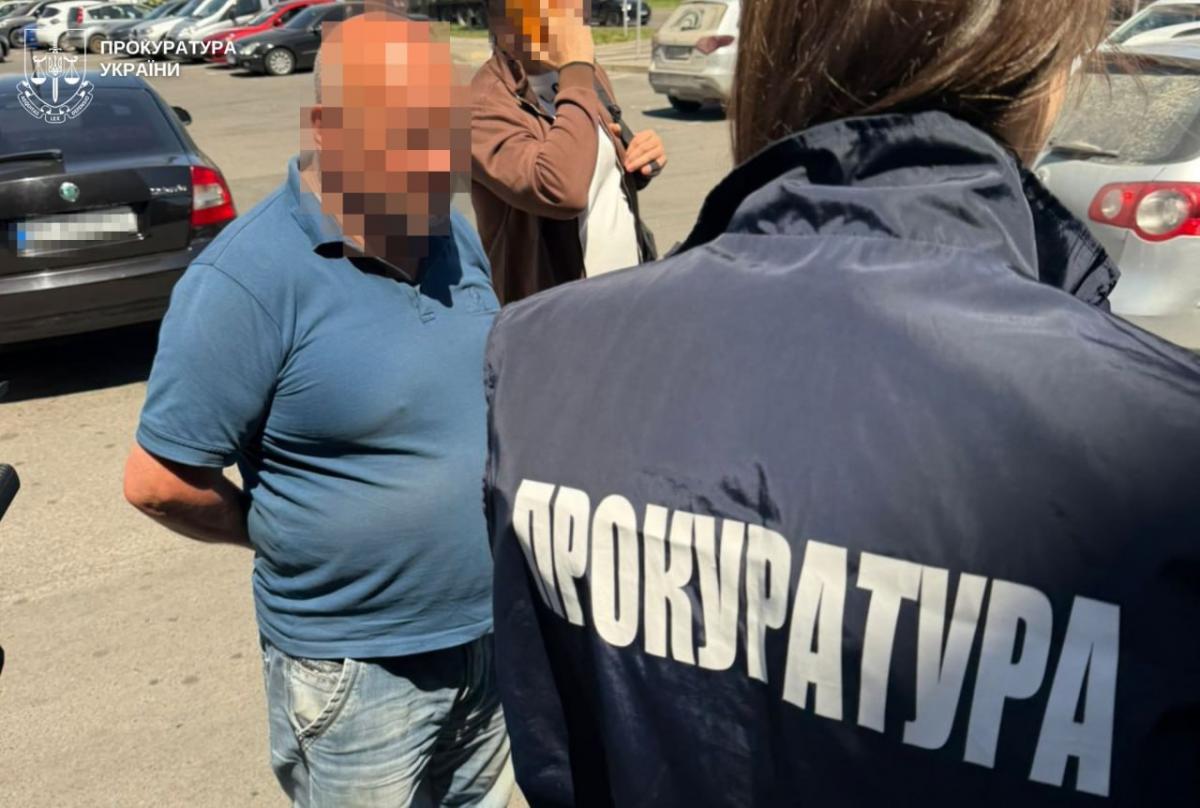 Ексдепутата та його сина затримали на Львівщині