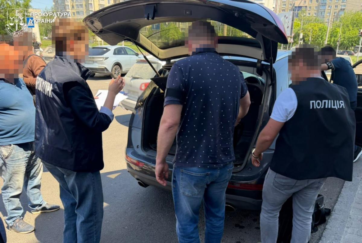 Ексдепутата та його сина затримали на Львівщині
