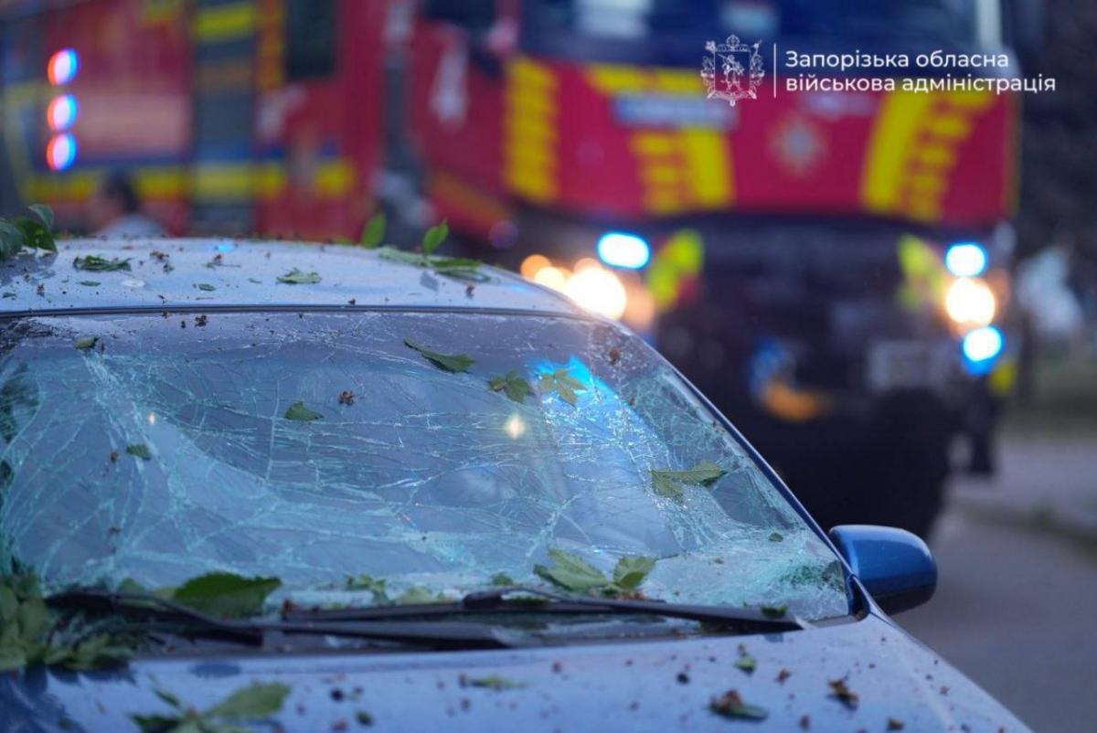 Наслідки удару по Запоріжжю 4 червня Наслідки удару по Запоріжжю 4 червня