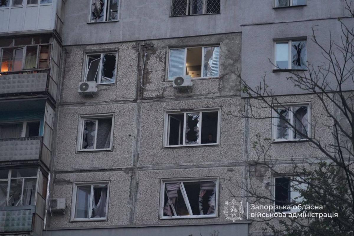 Наслідки удару по Запоріжжю 4 червня Наслідки удару по Запоріжжю 4 червня