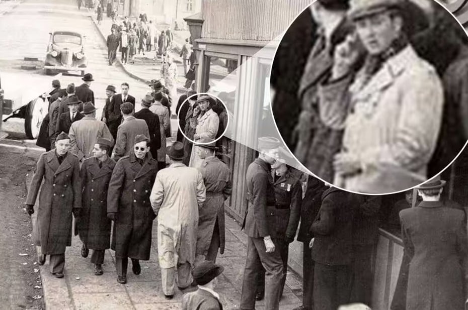 Чорно-біла фотографія була зроблена у 1943 році в Рейк'явіку
