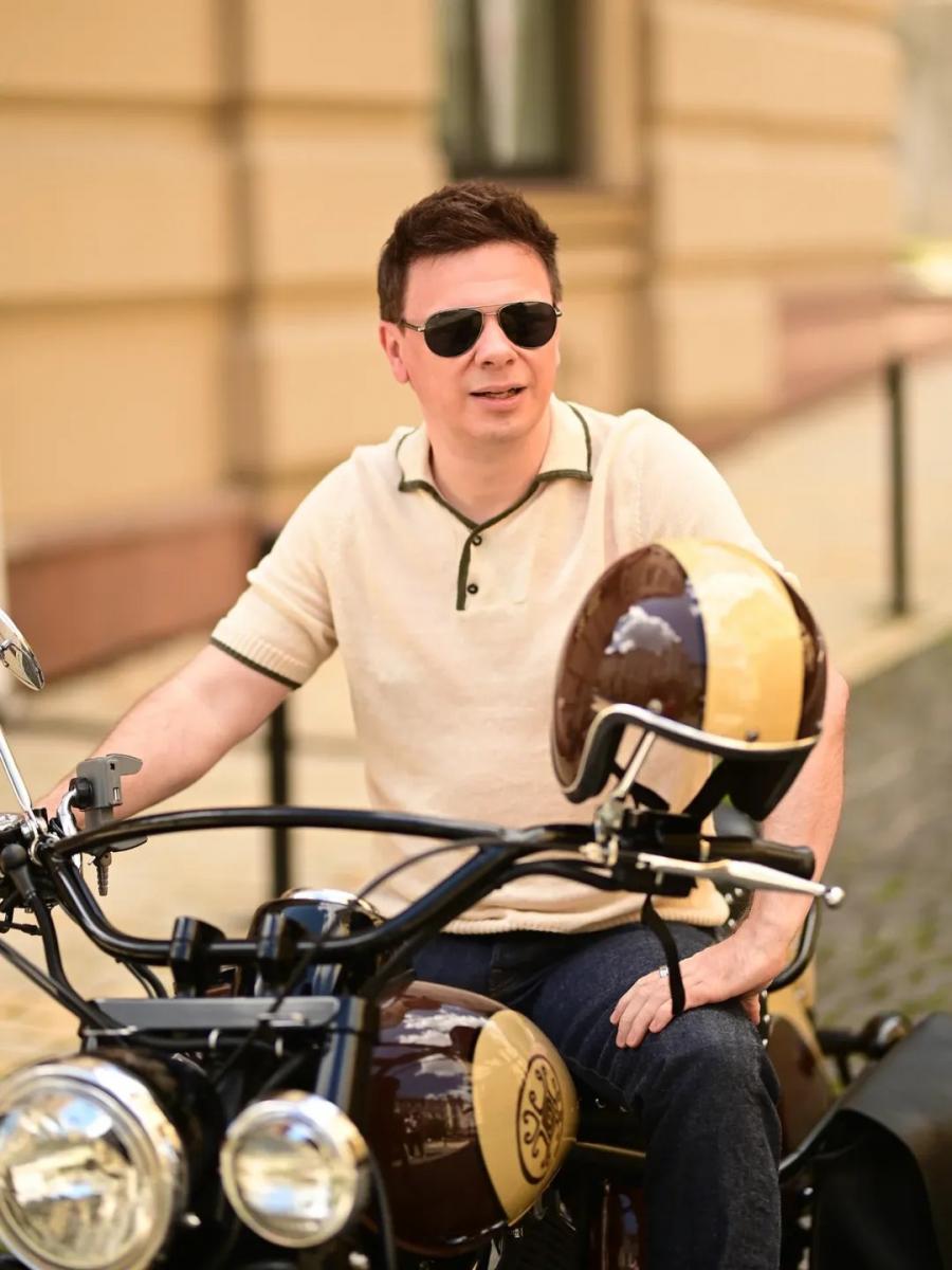 Дмитрий Комаров сейчас