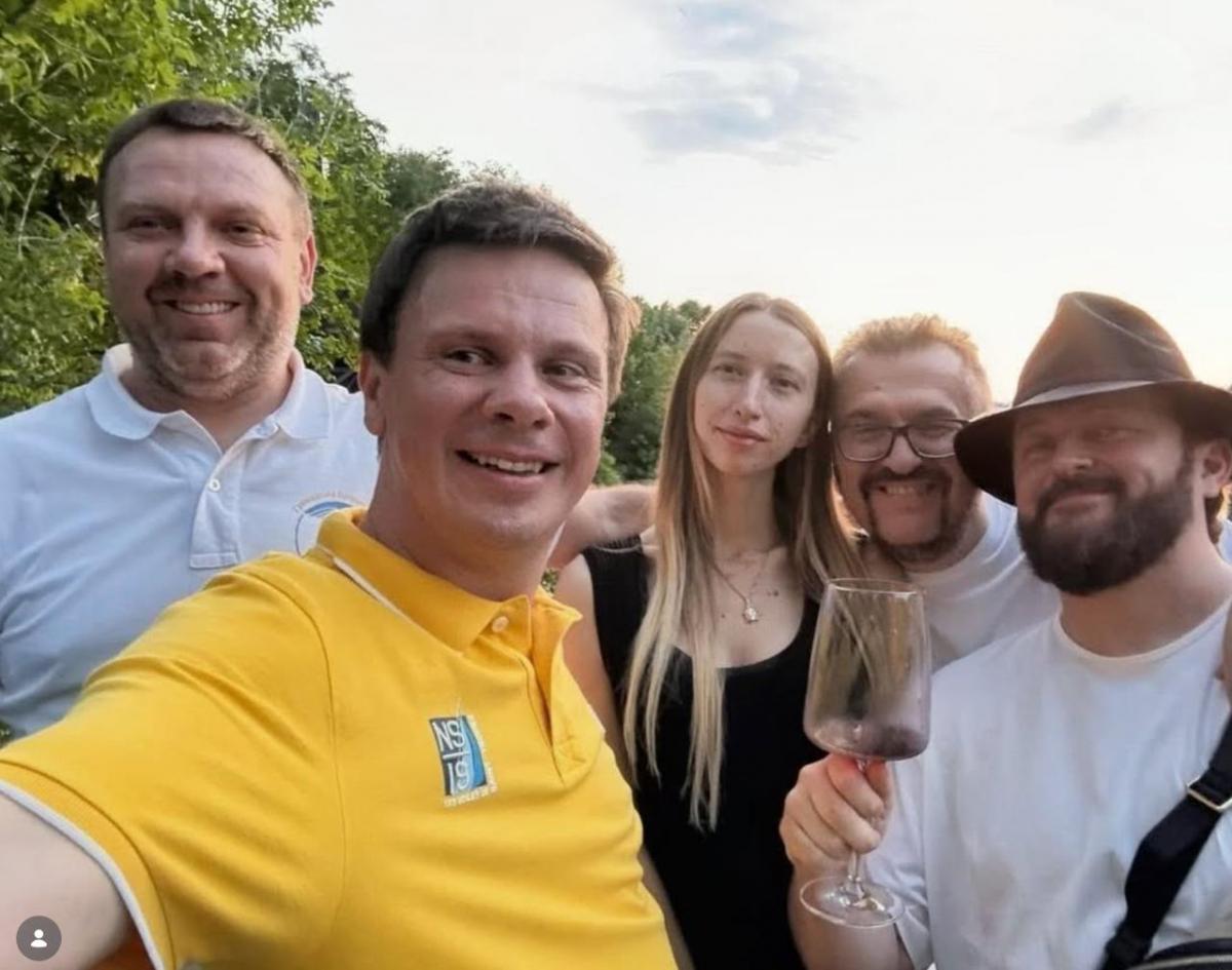Як виглядає молода кохана Олександра Пономарьова Як виглядає молода кохана Олександра Пономарьова