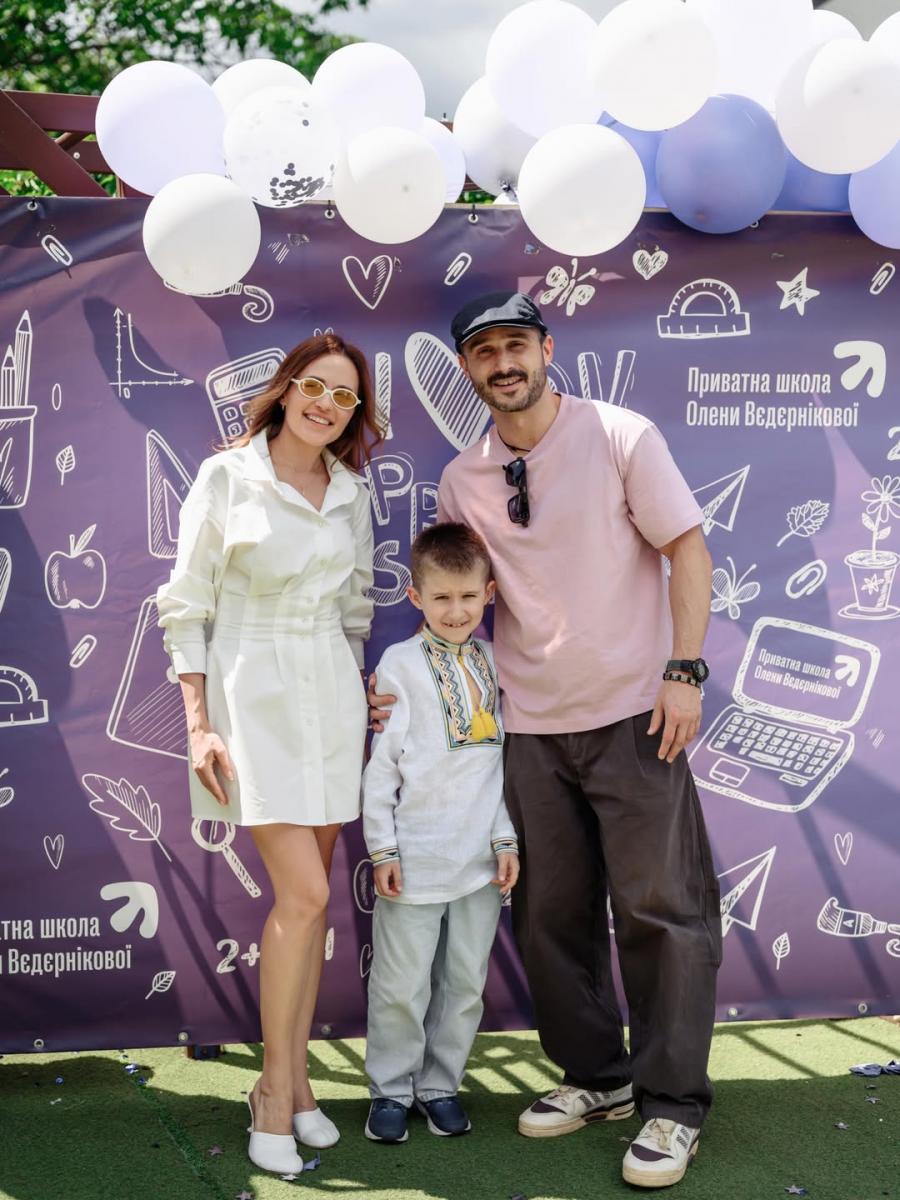 Андрей Фединчик и Наталка Денисенко с сыном Андрей Фединчик и Наталка Денисенко с сыном