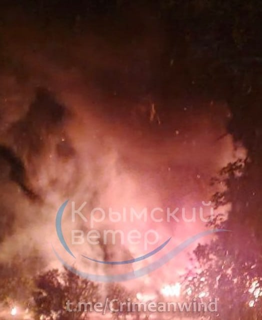 В Крыму - взрывы и пожар В Крыму - взрывы и пожар