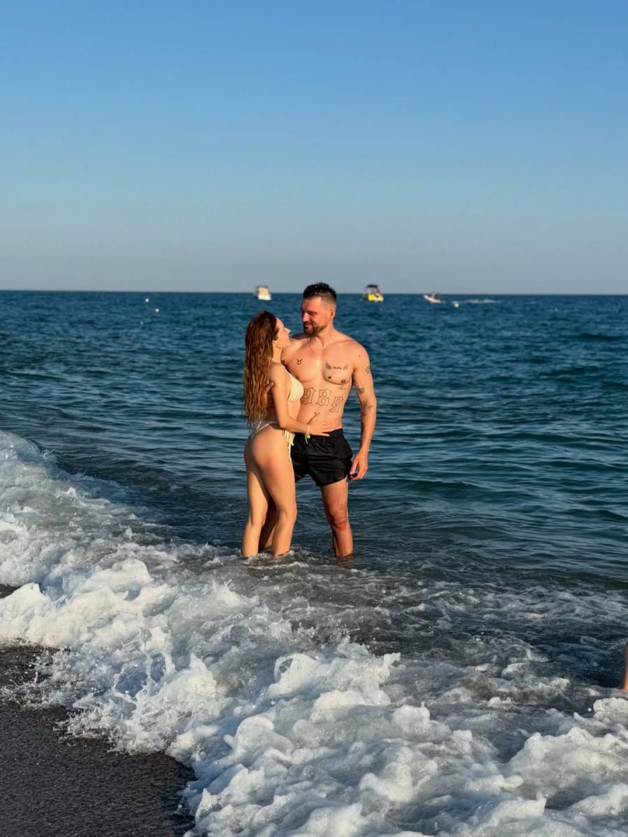 Виїхала з України з бойфрендом та сином: Денисенко з'явилася за кордоном Виїхала з України з бойфрендом та сином: Денисенко з'явилася за кордоном