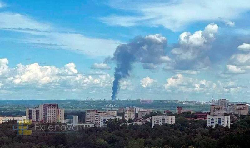 Над Уфою видно стовп диму 
