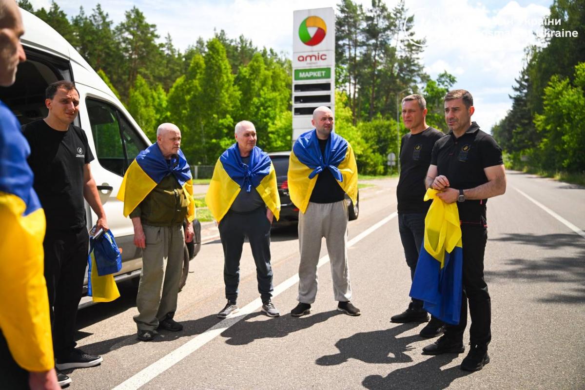 Україна повернула з російської неволі ще сімох цивільних