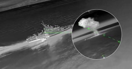 Дрони "вполювали" російський корабель у Криму: "Мадяр" показав відео удару
