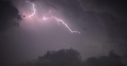 Шквали, град та грози: найближчим часом Україну накриє негода