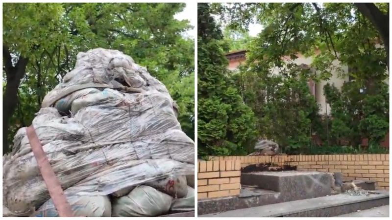 У Києві демонтували пам'ятник Булгакову: що буде зі скандальним монументом