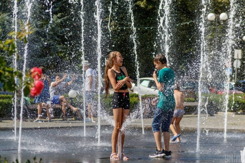Розжарить до +38 градусів: в Україну скоро увірветься пекельна спека