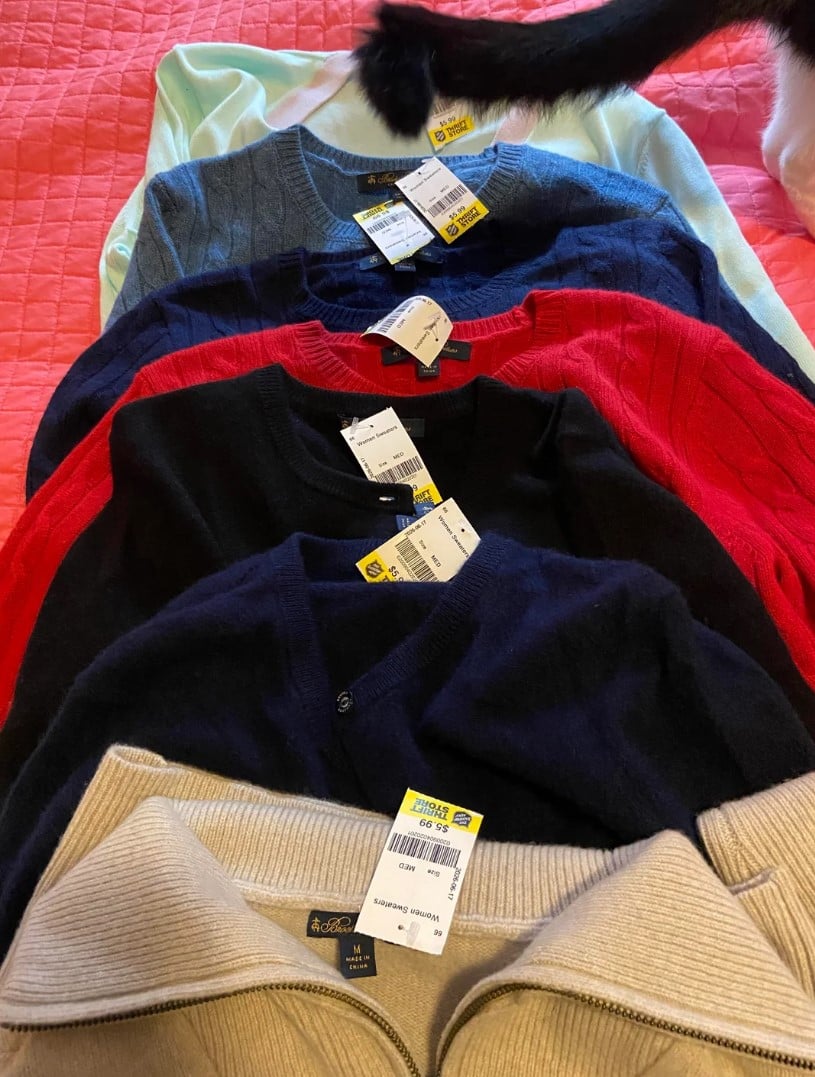 Колекція одягу відомого бренду Brooks Brothers