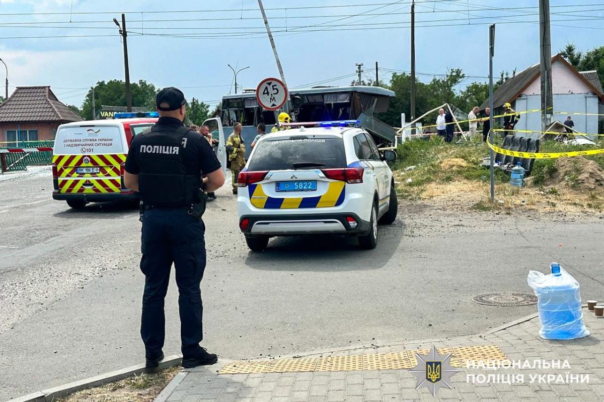 Смертельне зіткнення потяга і маршрутки на Рівненщині