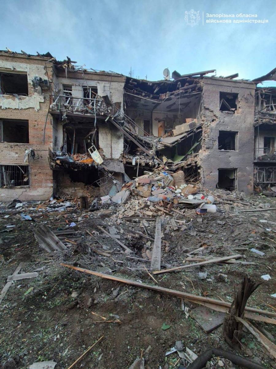 Наслідки удару по Запоріжжю 15 липня Наслідки удару по Запоріжжю 15 липня