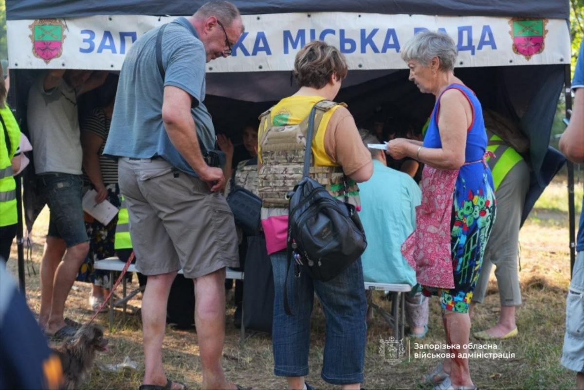 Наслідки удару по Запоріжжю 15 липня Наслідки удару по Запоріжжю 15 липня