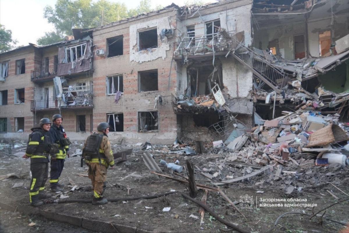 Наслідки удару по Запоріжжю 15 липня Наслідки удару по Запоріжжю 15 липня