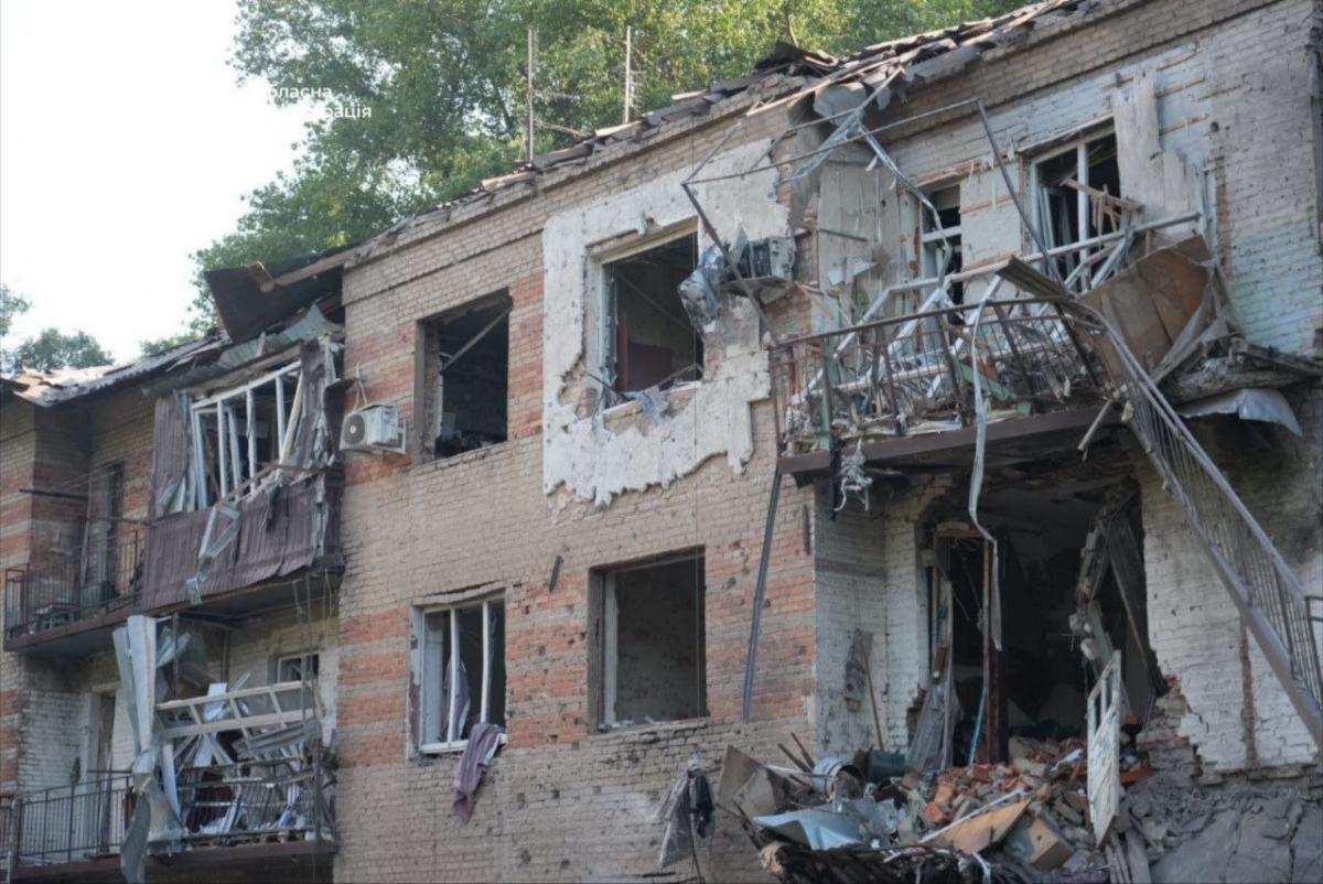 Наслідки удару по Запоріжжю 15 липня Наслідки удару по Запоріжжю 15 липня