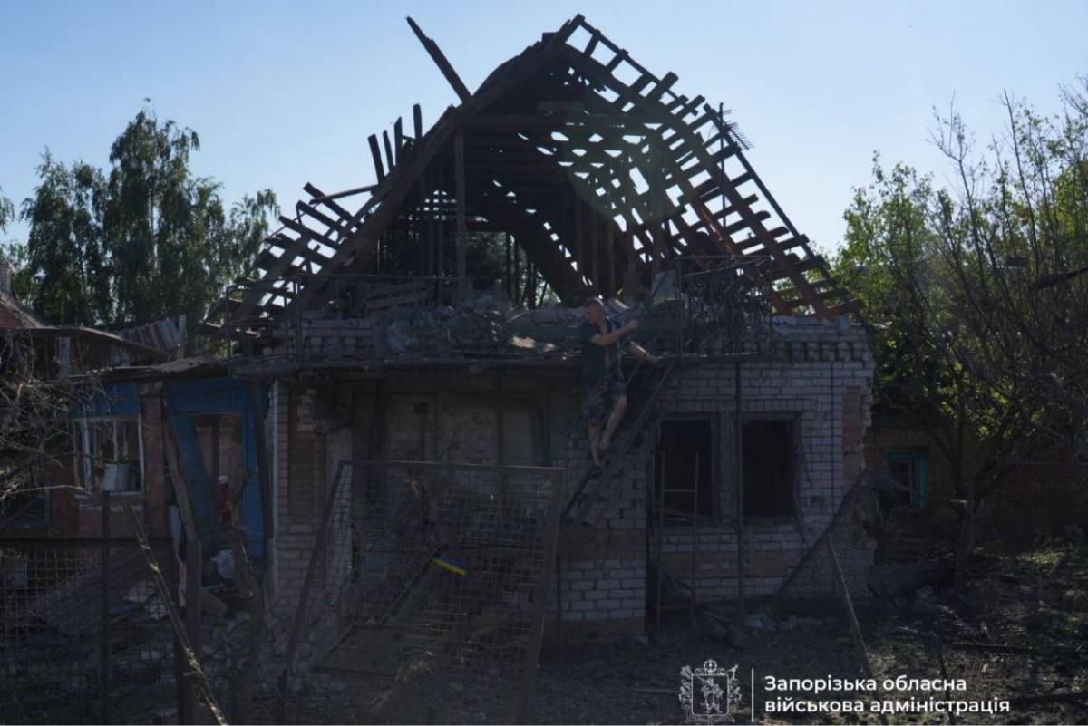 Наслідки удару по Запоріжжю 18 липня Наслідки удару по Запоріжжю 18 липня