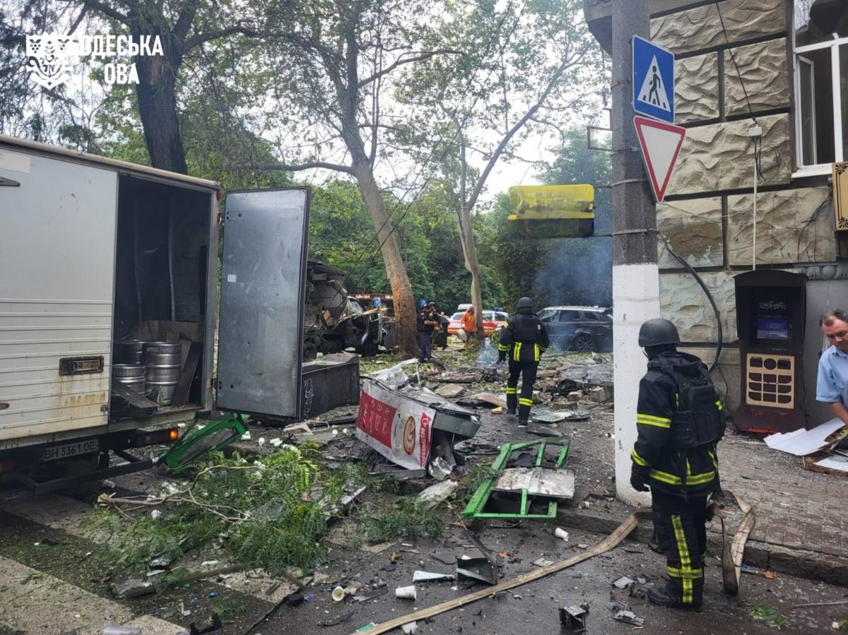 Наслідки удару по Одесі Наслідки удару по Одесі