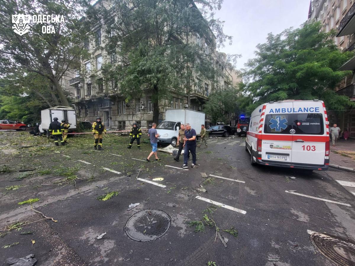 Наслідки удару по Одесі Наслідки удару по Одесі