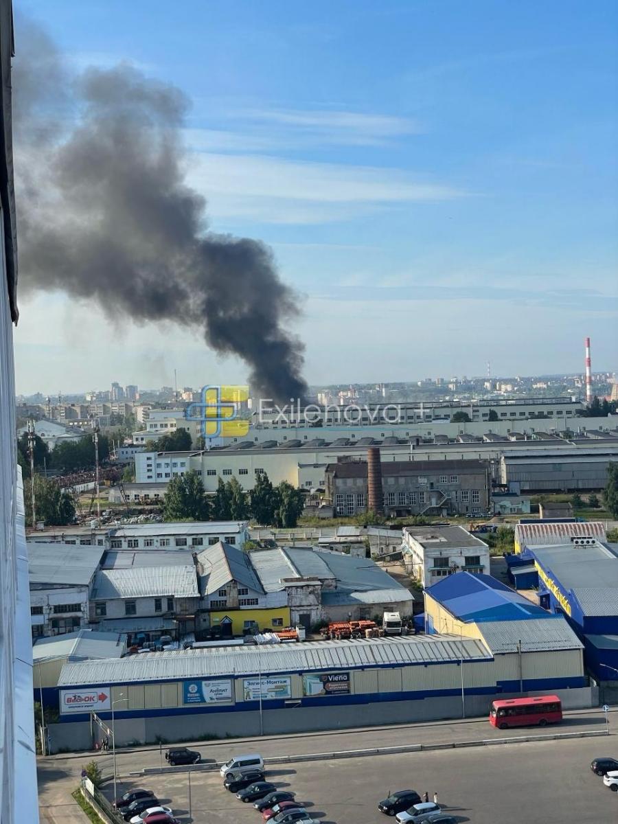 В Кирове поднимается черный взрыв после удара