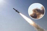 Є загиблі та поранені: РФ атакувала балістичними ракетами Одесу, куди влучили