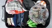 Грозит штраф до 5 тысяч долларов: какую одежду не стоит брать за границу