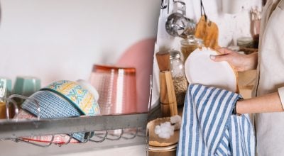 Чи потрібно витирати посуд після миття:  наслідки звичайної звички