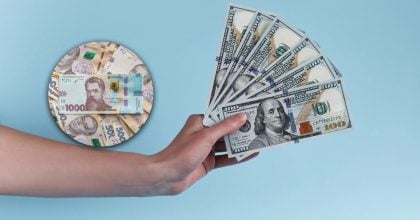 Долар дійде до психологічної позначки: яким буде курс валют з понеділка