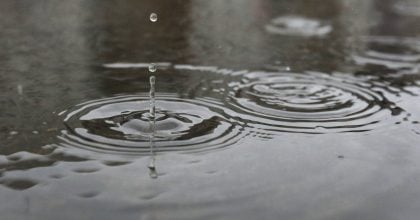 Україну заллє дощами, здійметься вітер: синоптик попередила про зміну погоди