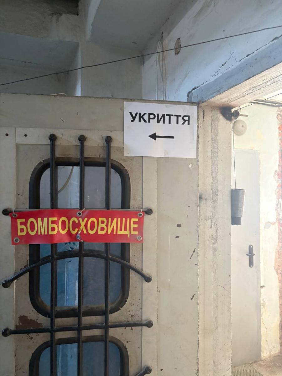 У ЛАЗу показали доступні бомбосховища на території автобусного заводу