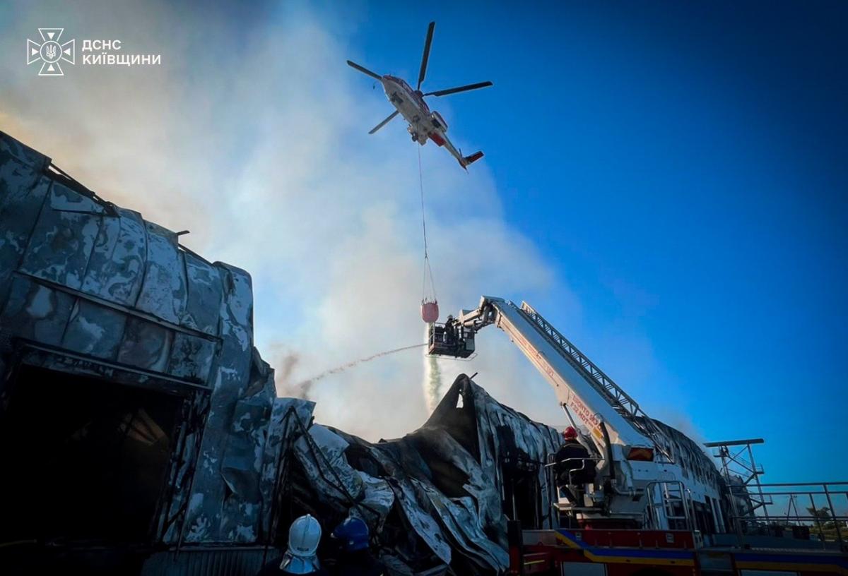 У Києві та області продовжується ліквідація наслідків масованого російського удару