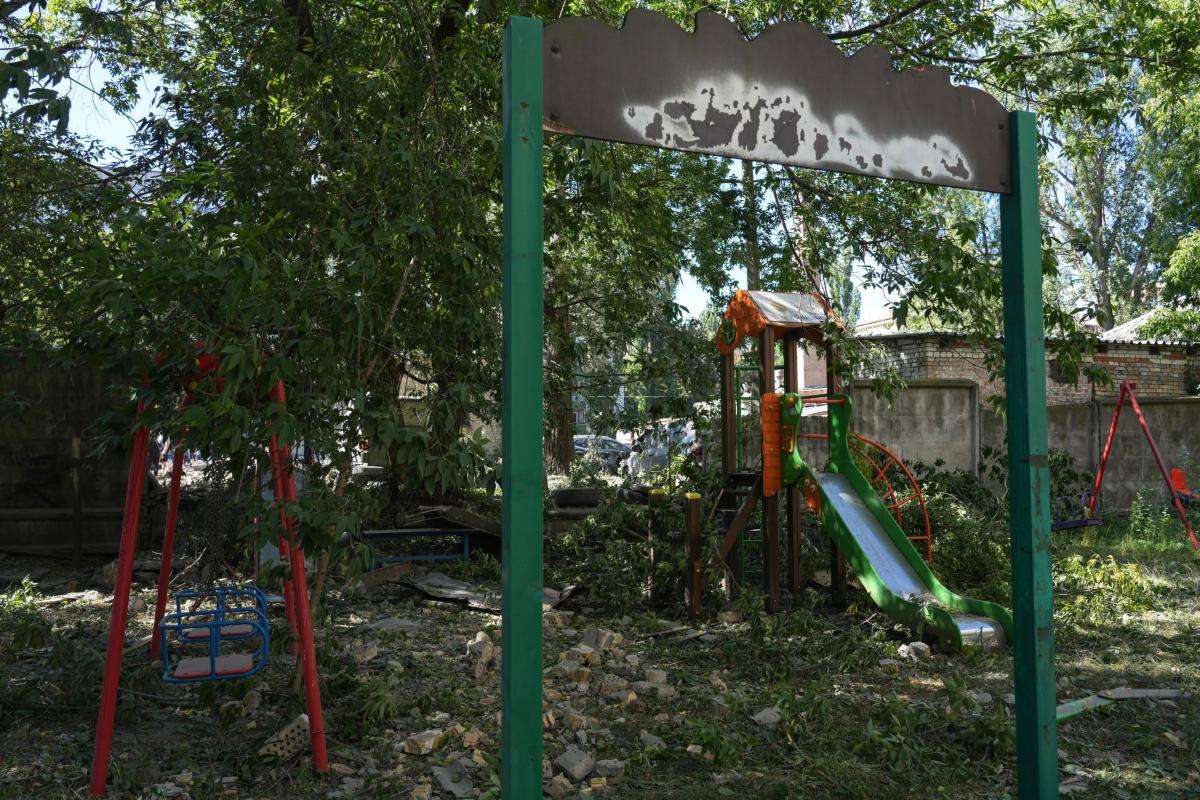 12-летний мальчик спас собаку и помогал раненым родственникам в Киеве 12-летний мальчик спас собаку и помогал раненым родственникам в Киеве