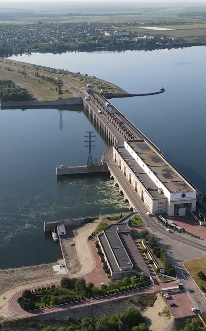 Дніпро є головною водною артерією держави