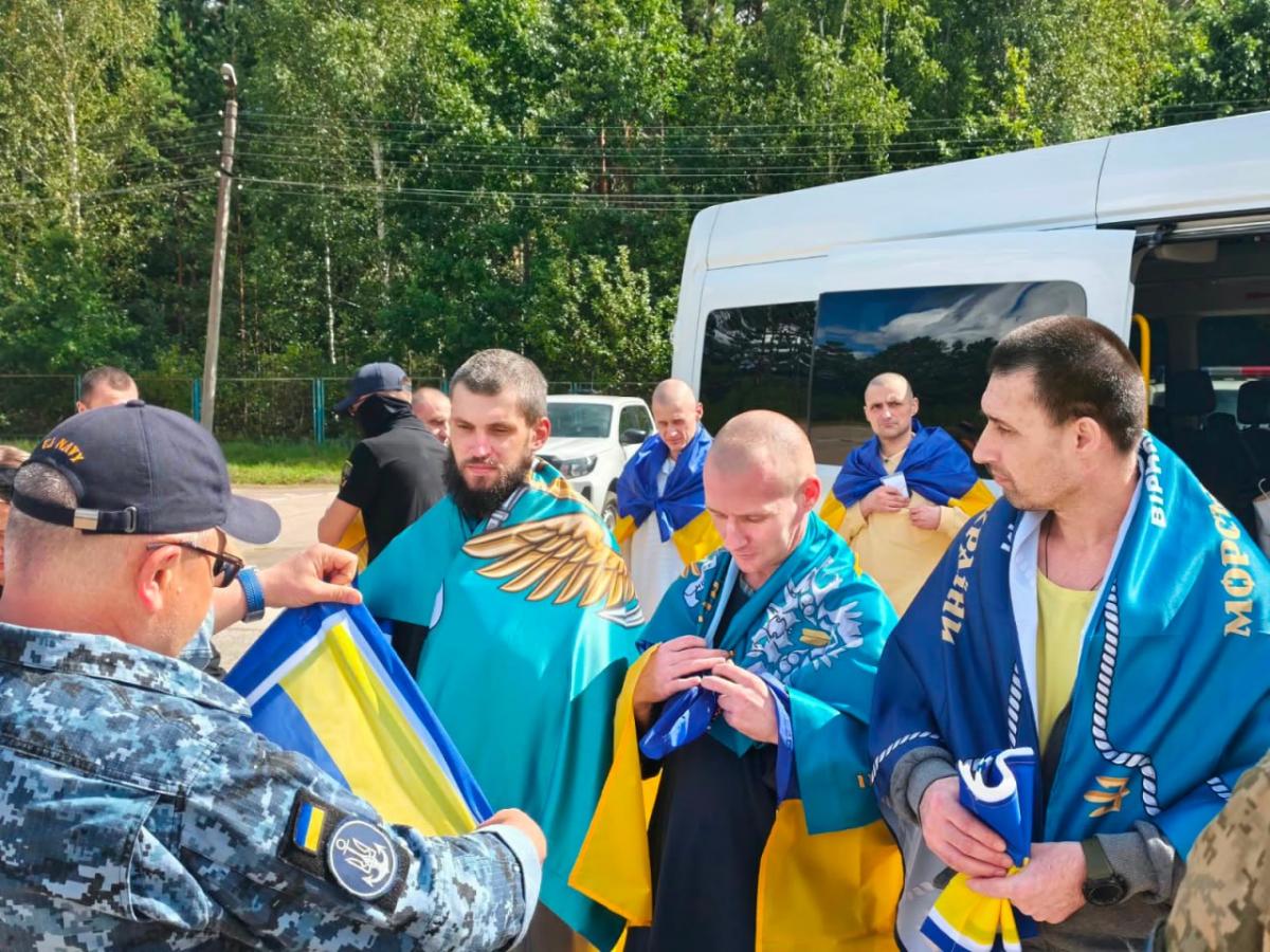 Україна повернула з полону 10 військових