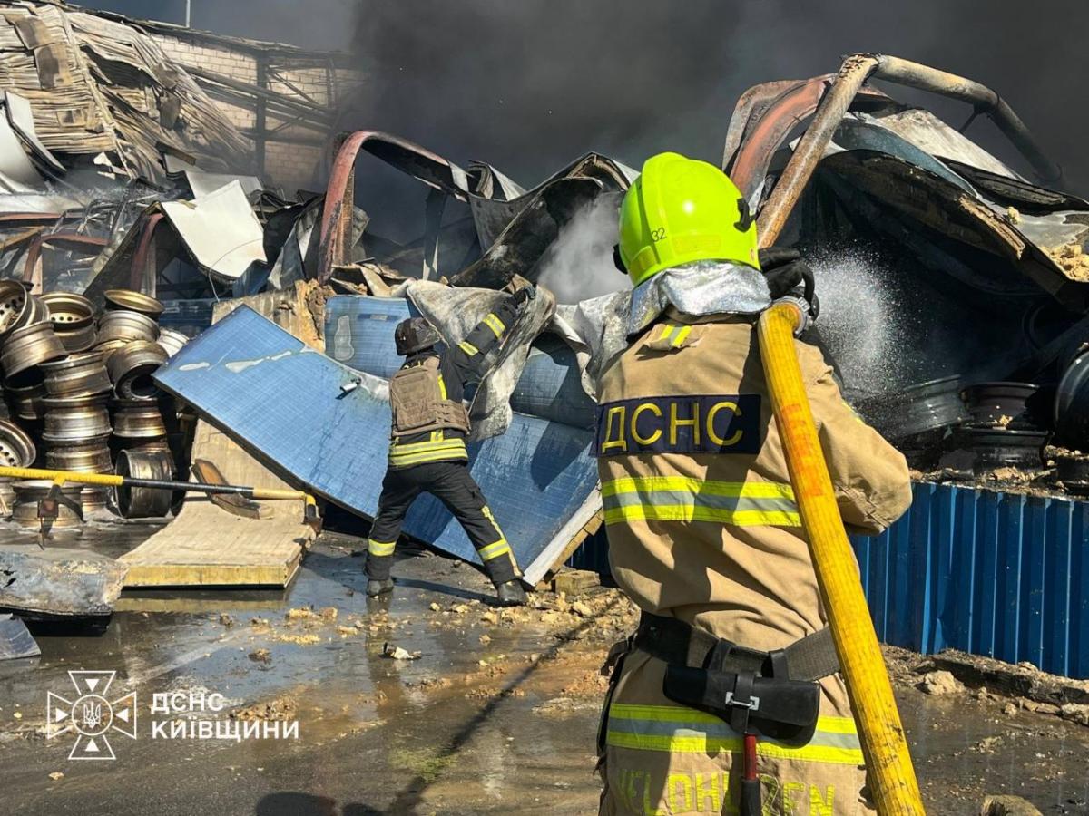 Ліквідація наслідків російського удару по Бучанському району