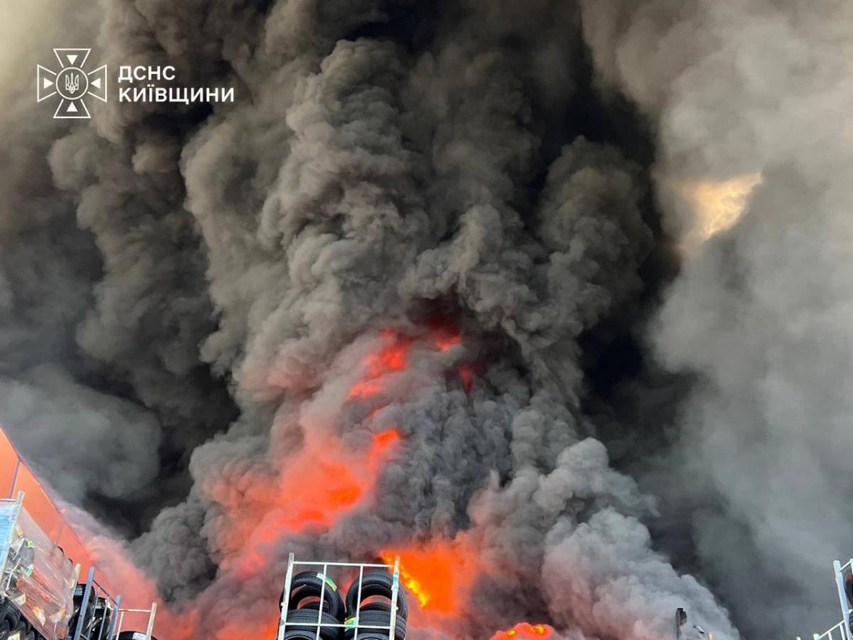 Ліквідація наслідків російського удару по Бучанському району